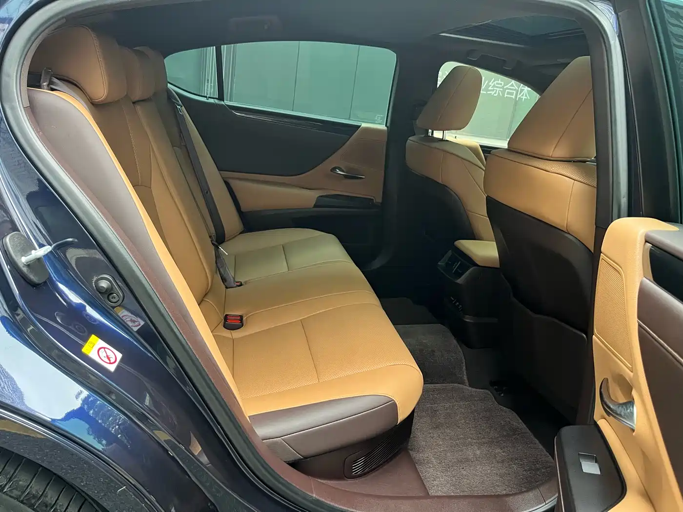Lexus ES 2018 300h Excellence Edition China V фото 26