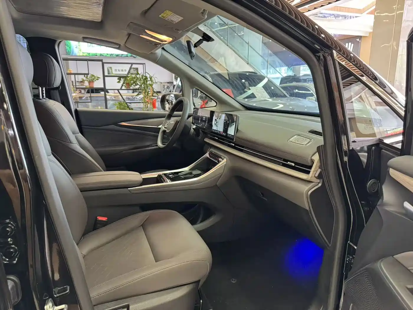 SAIC Maxus Maxus G50 PHEV 2026 2025 Pilot Edition