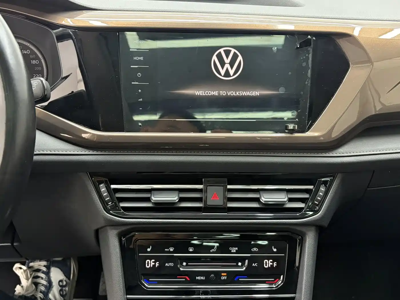 Volkswagen Tharu, миниатюра 12