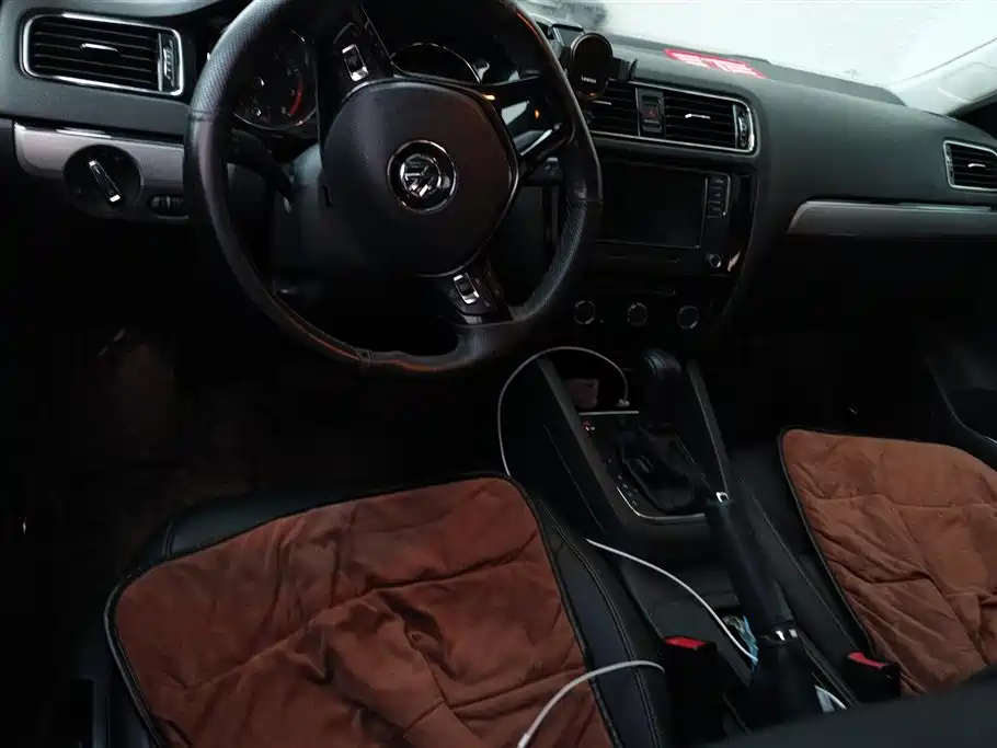 Volkswagen Sagitar 2018 280TSI DSG Spark Edition фото 12
