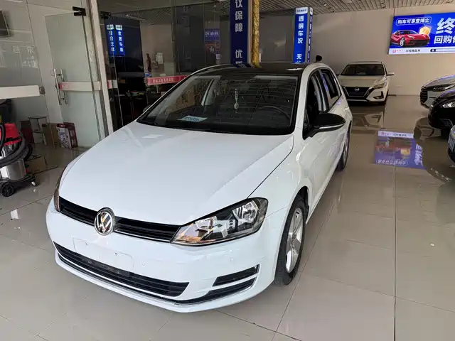 VOLKSWAGEN GOLF