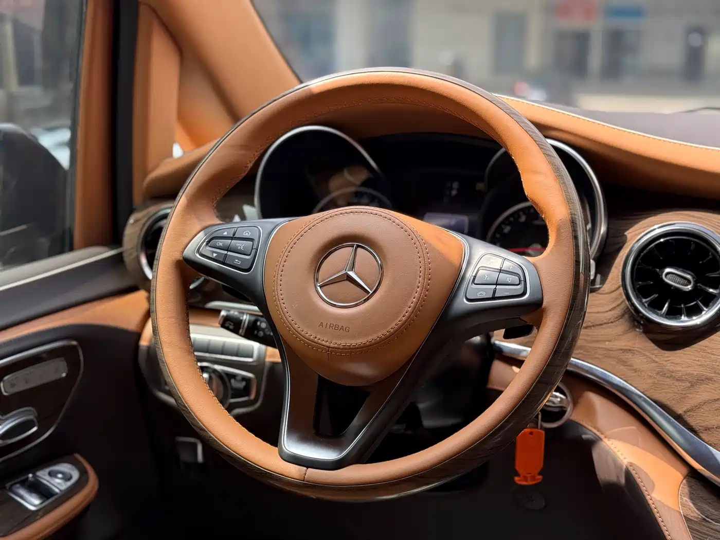 MERCEDES-BENZ V CLASS