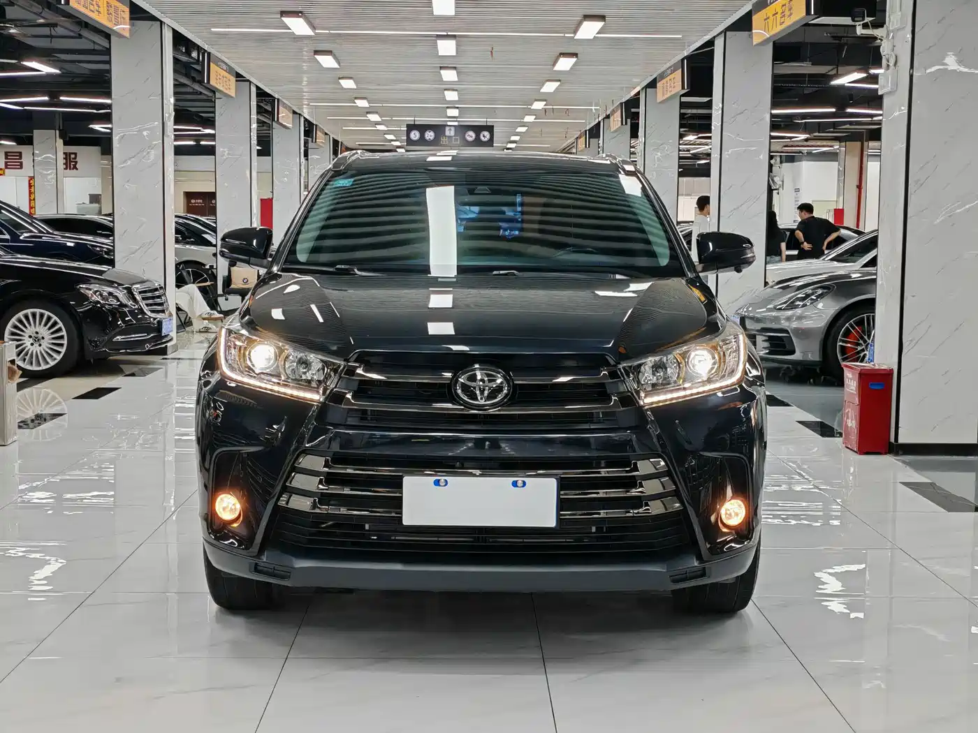 Toyota Highlander 2018 Model 2.0T 4WD Knight Edition 7-Seater China VI фото 2