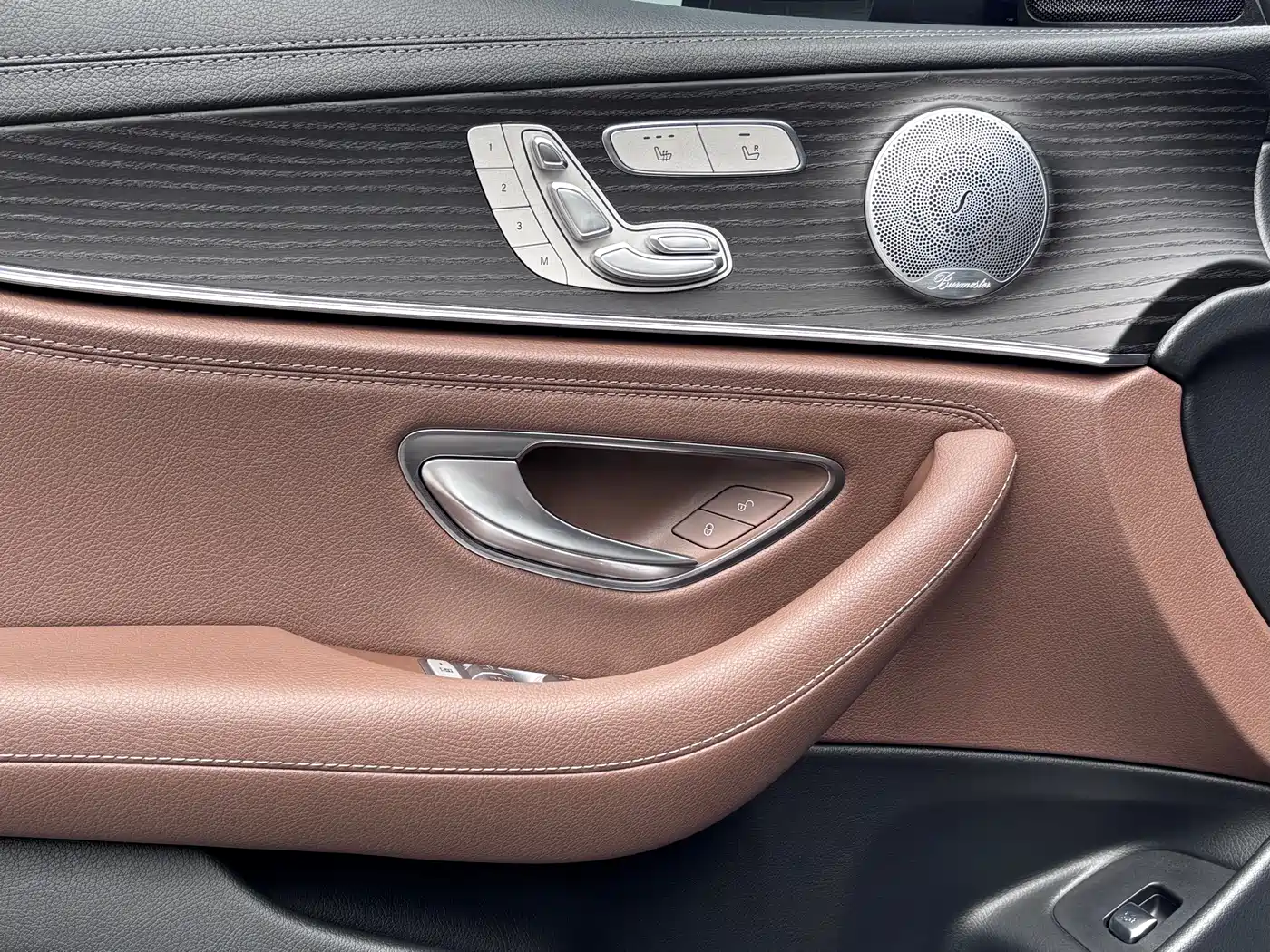 Mercedes-Benz E-Class 2020 E 300 L Luxury Model фото 7