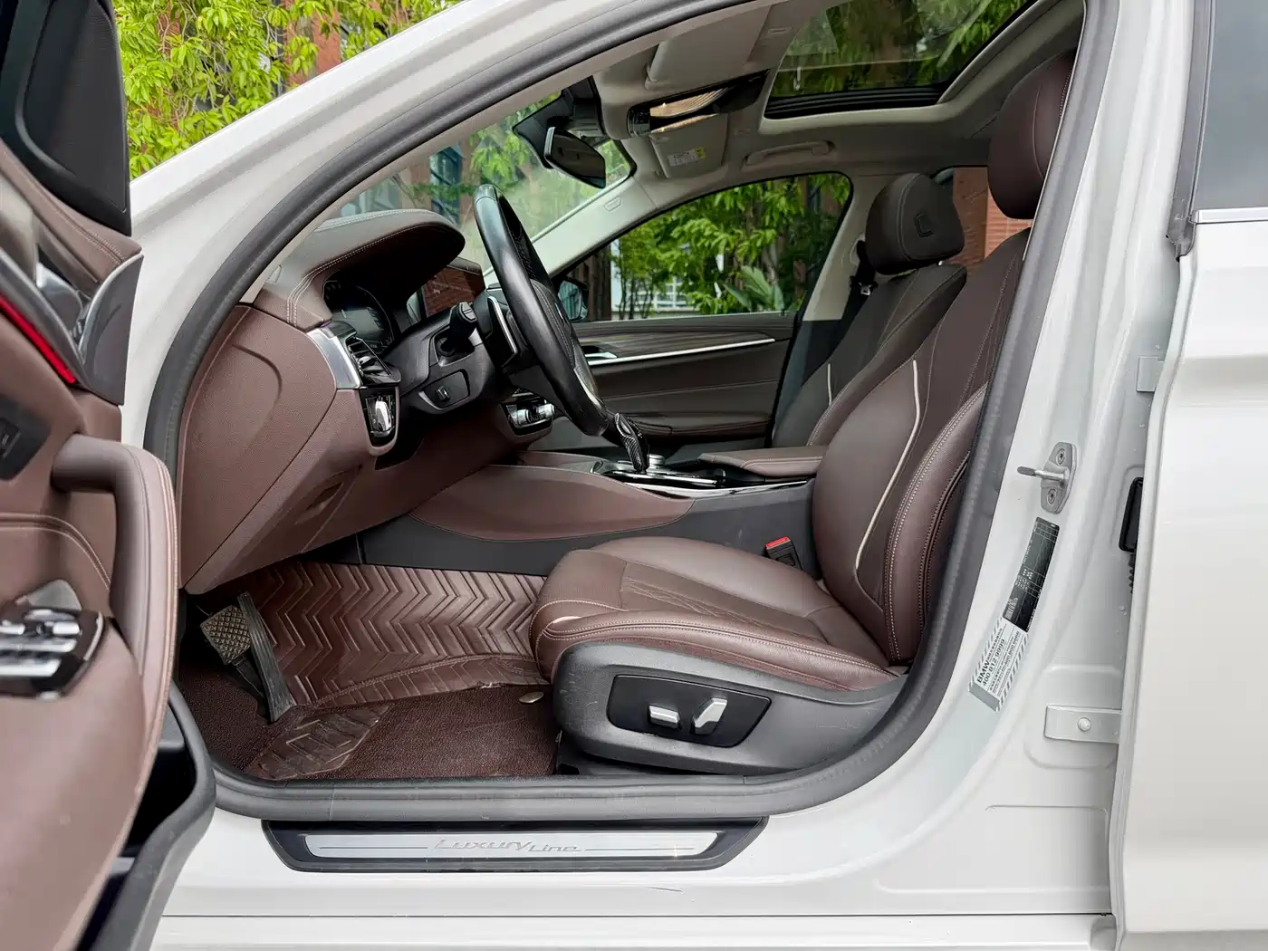 BMW 5 Series 2021 530Li Leading Luxury Package фото 9