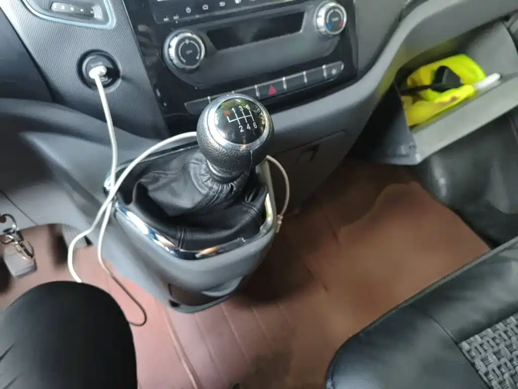 Foton Tuyano 2023 2023 2.5T Manual Jixiang Multi-Purpose Long Wheelbase Medium Roof Dual Rear Tires 7/9-Seater