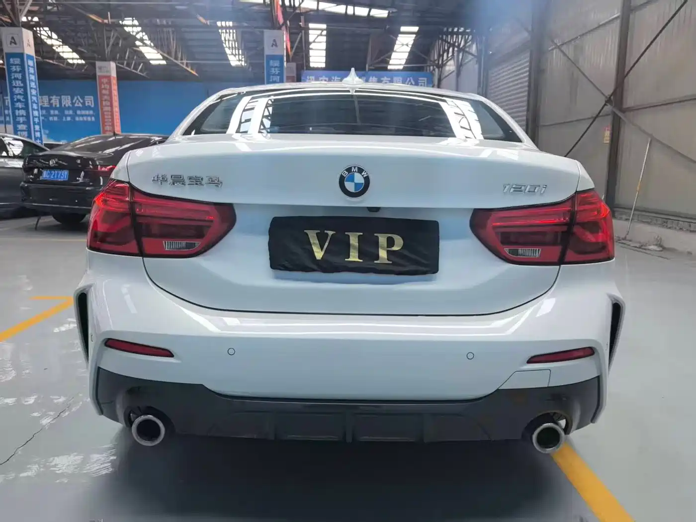 BMW 1 Series 2023 120i M Sport фото 5