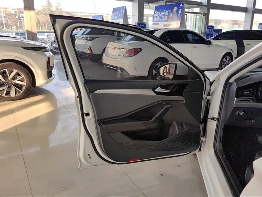Volkswagen Sagitar 2021 200TSI DSG Comfort Smart Edition фото 7
