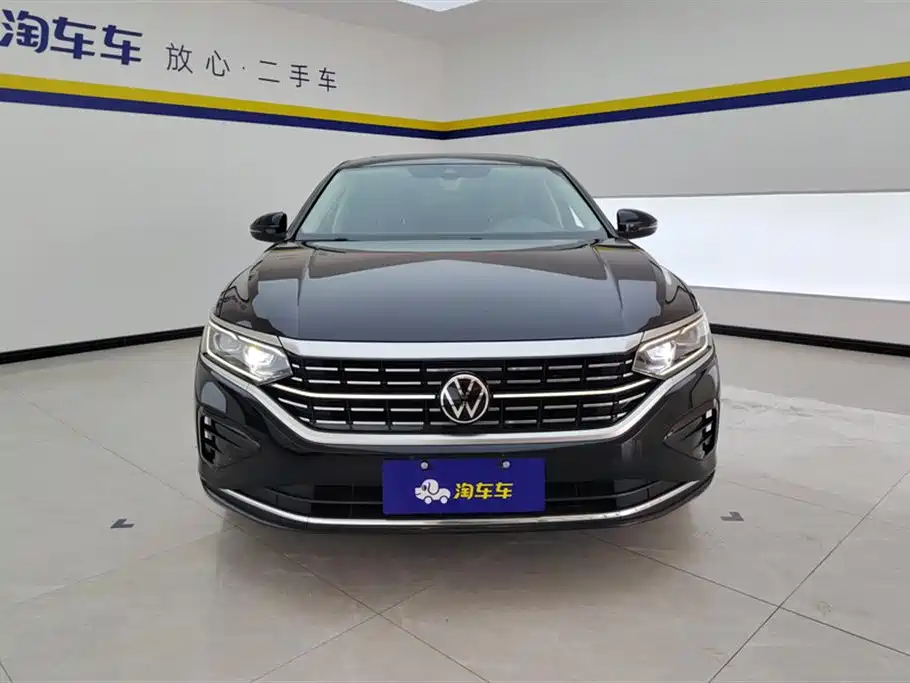 Volkswagen Passat 2022 330TSI Luxury Edition фото 2
