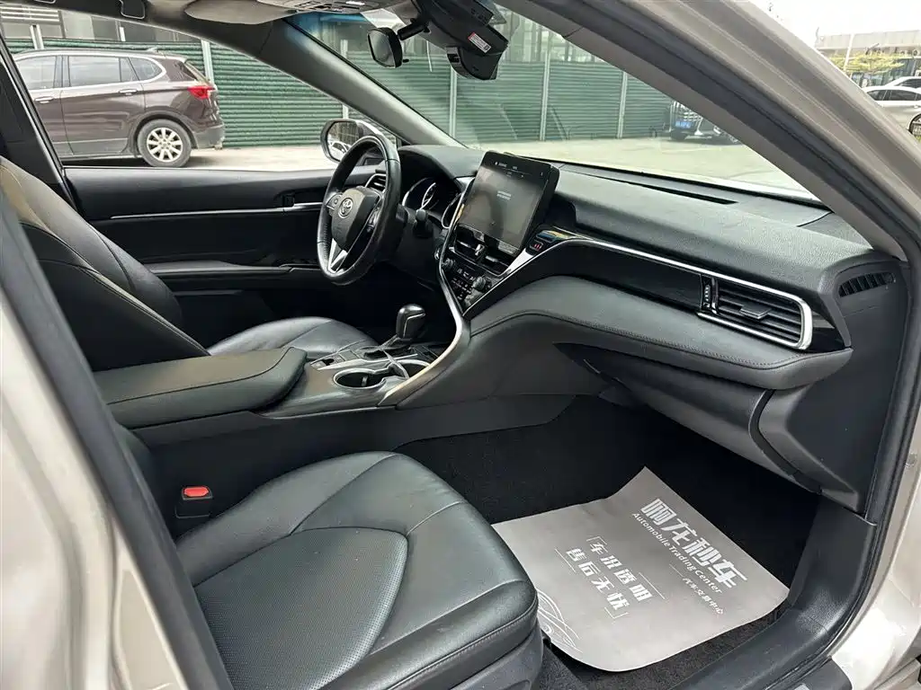 Toyota Camry 2021 2.0G Luxury Edition фото 12
