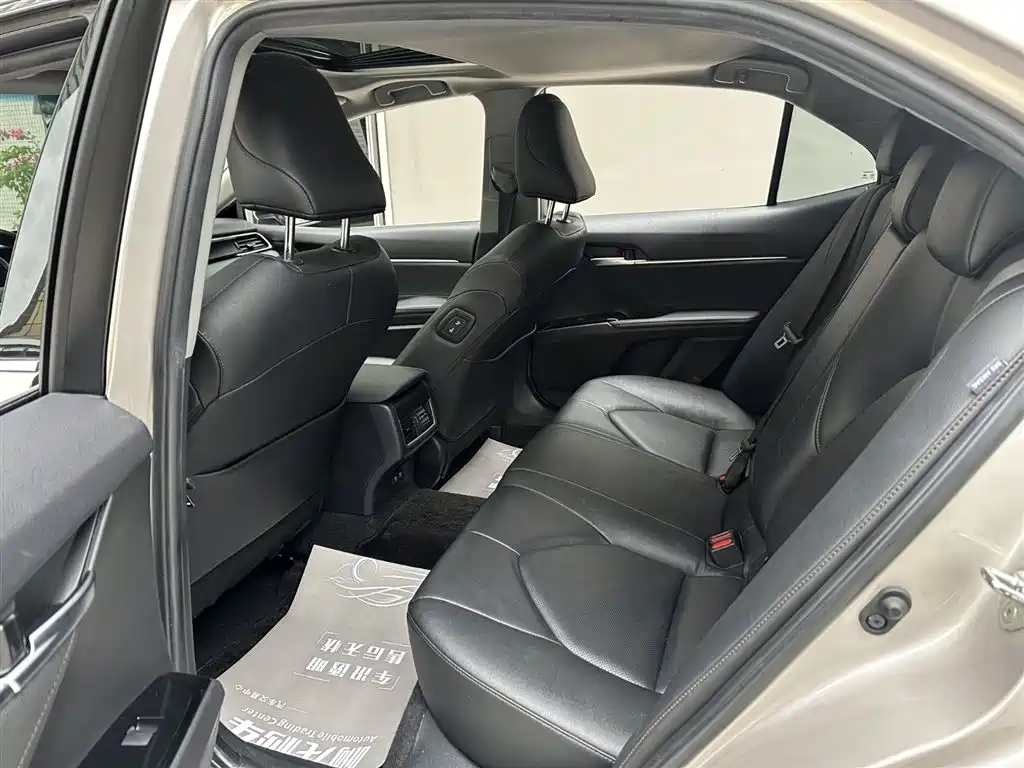 Toyota Camry 2021 2.0G Luxury Edition фото 11