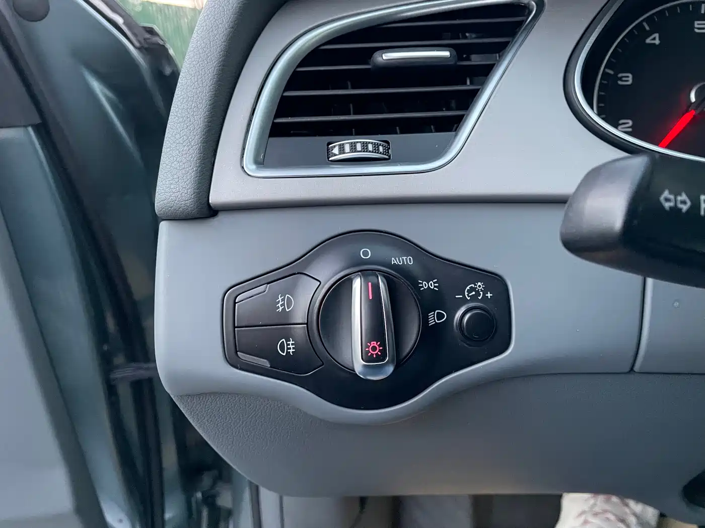 Audi A4L 2015 35 TFSI Auto Comfort фото 12