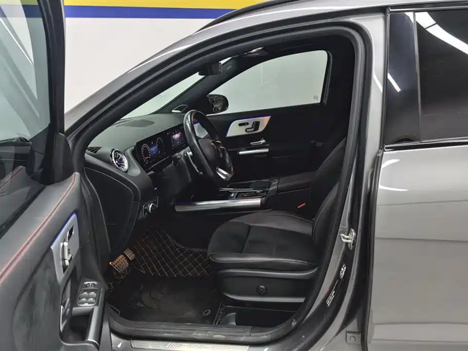 Mercedes-Benz GLA AMG 2024 AMG GLA 35 4MATIC фото 9