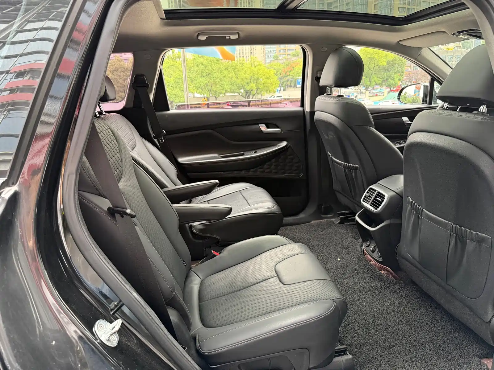 Фото 18 - Hyundai Santa Fe