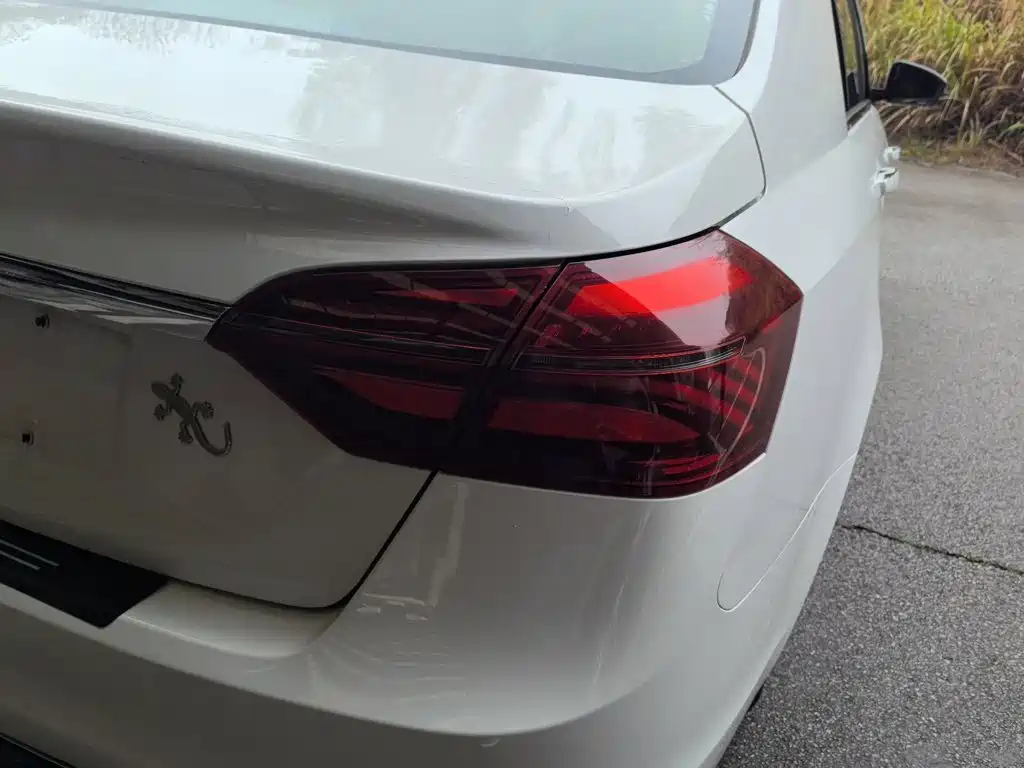 Фото 24 - Geely Emgrand