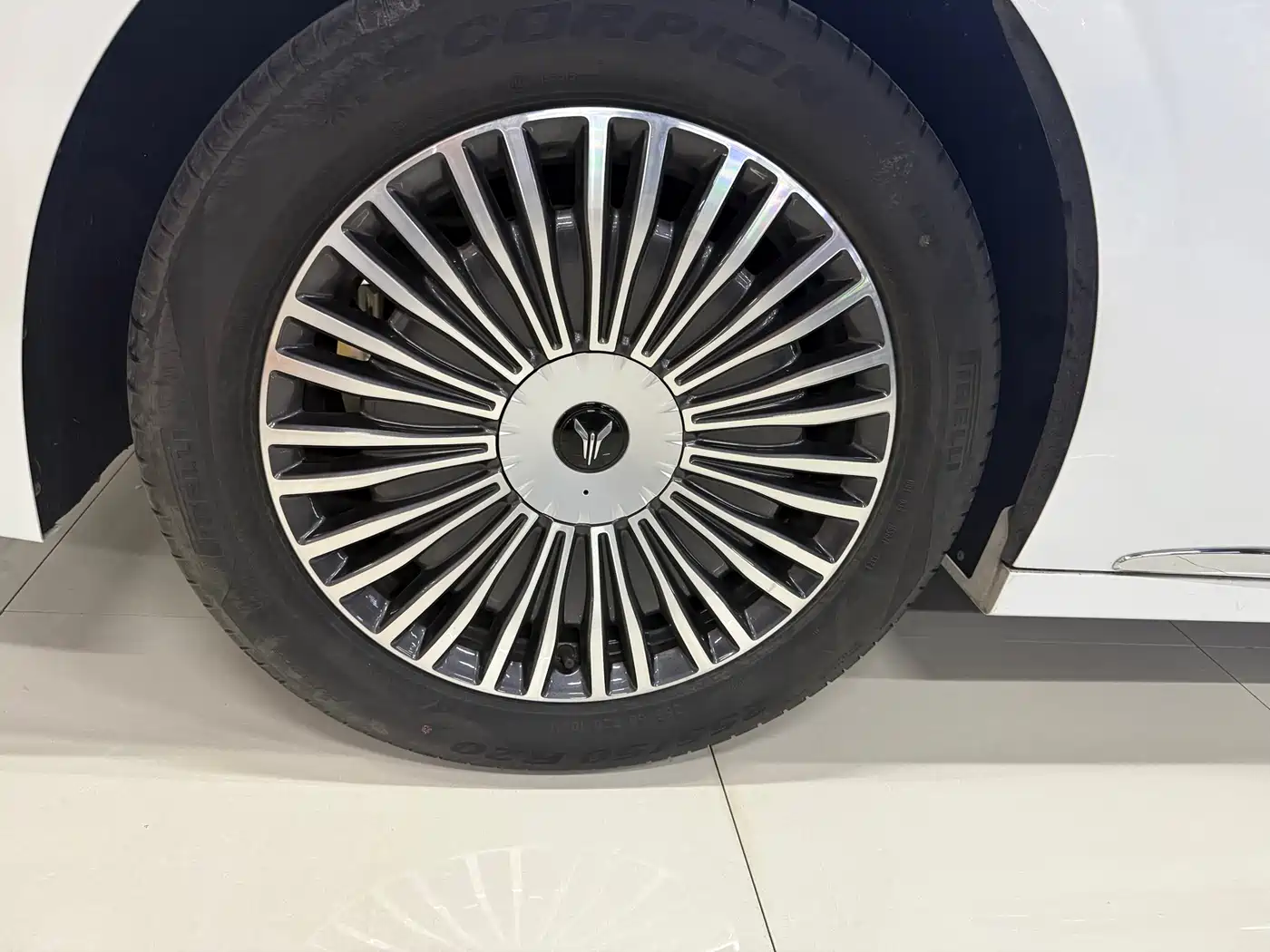 Voyah Auto Voyah Dreamer 2025 PHEV 4WD Kunpeng Premium Edition фото 8