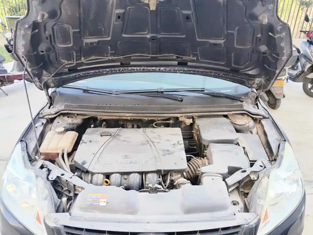 Ford Focus 2010 2011 Sedan 1.8L Manual Comfort