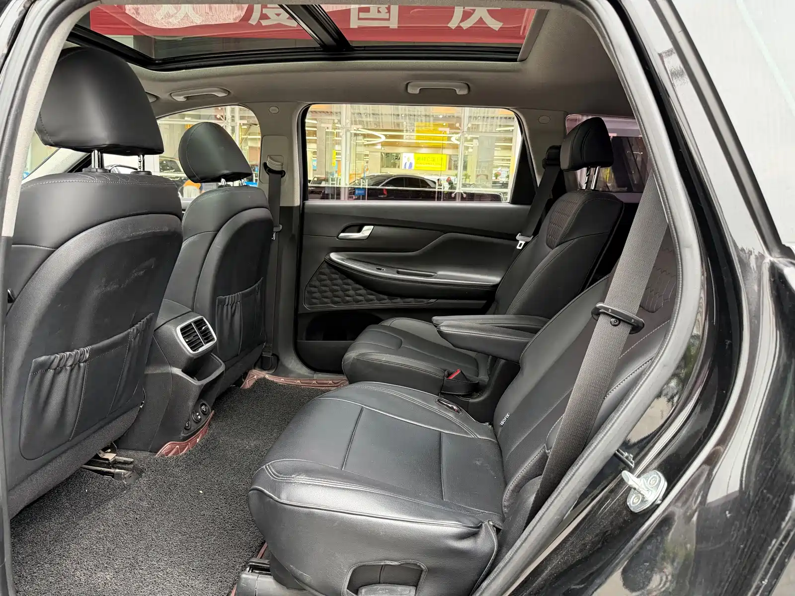 Фото 16 - Hyundai Santa Fe
