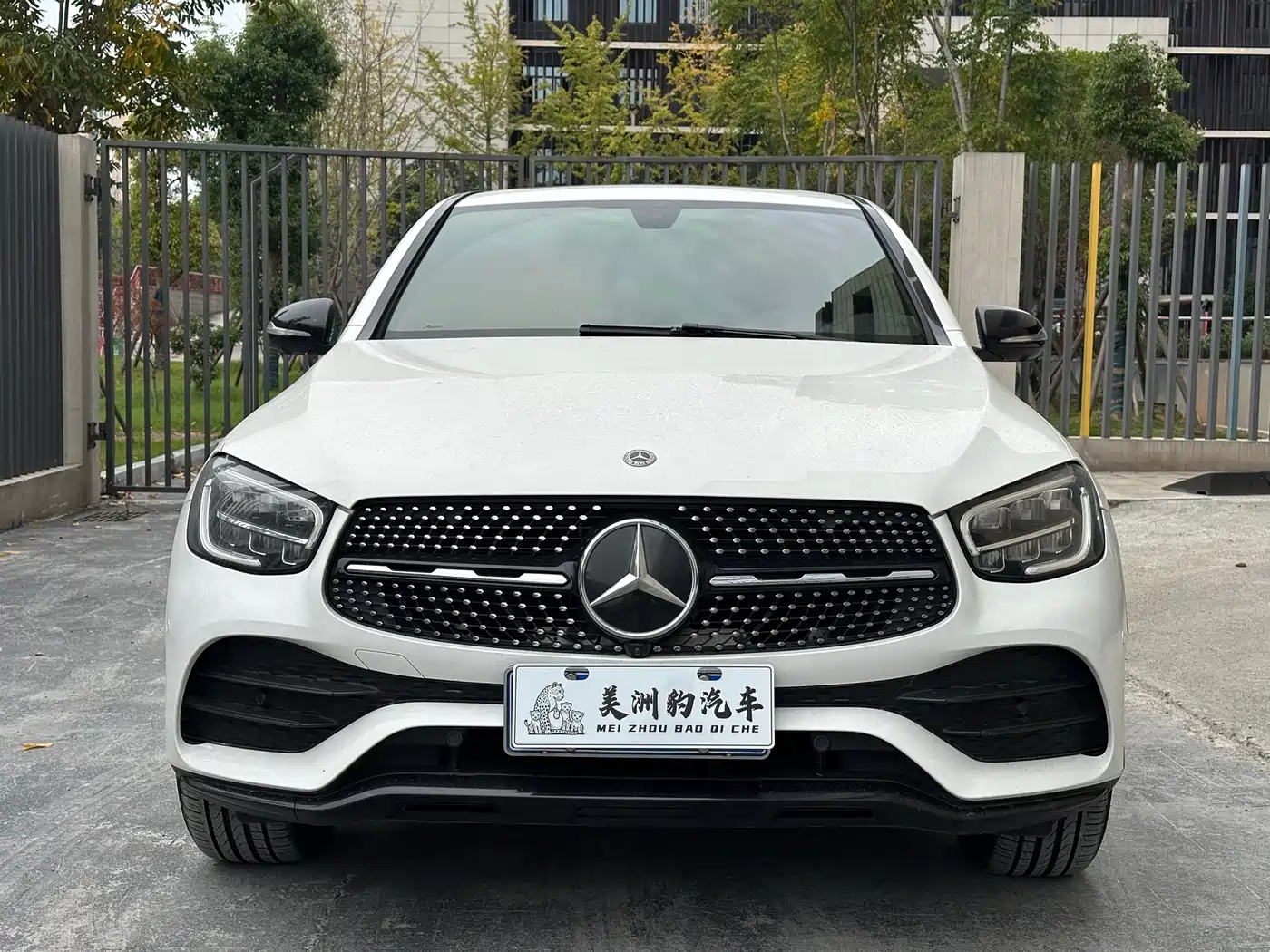 Mercedes-Benz GLC Coupe 2020 GLC 260 4MATIC Coupe SUV фото 2