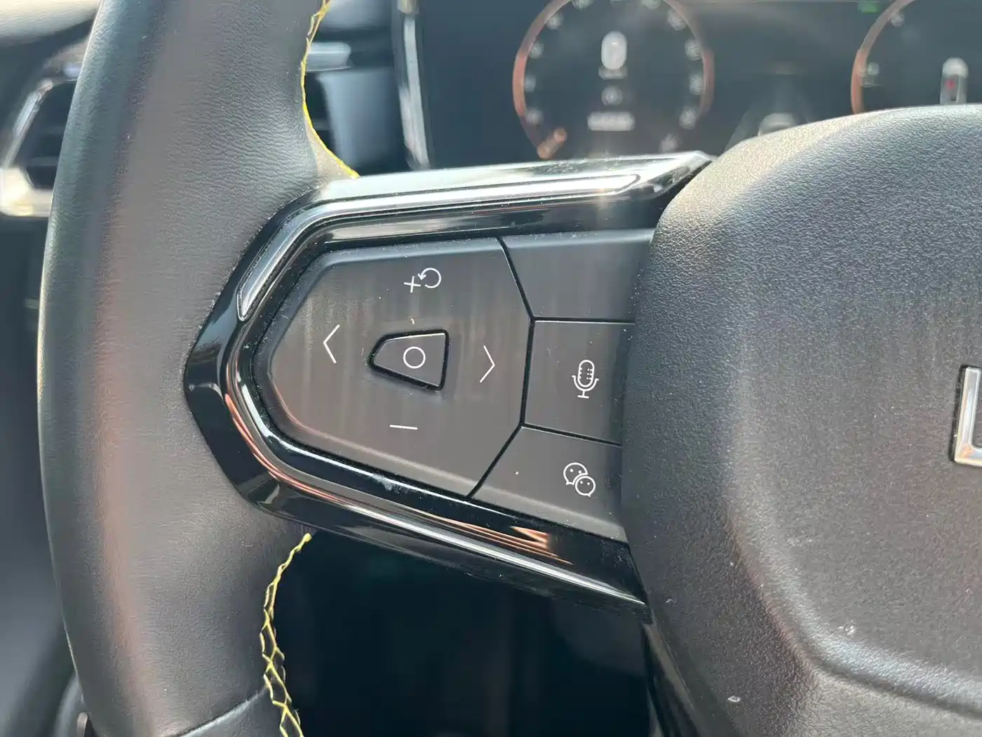 Lynk & Co 06 EM-P 2023 2023 1.5T Remix PHEV Hero