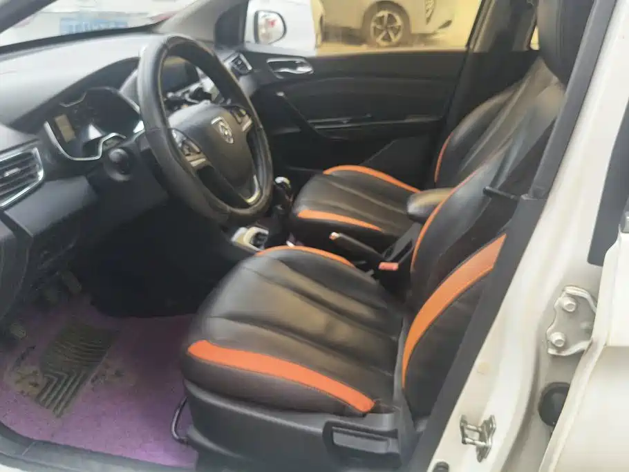 Photo 9 - Baojun 310
