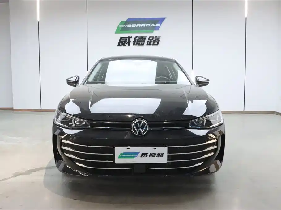 Volkswagen Passat 2025 Pro 380TSI Dragon Glory Edition фото 2