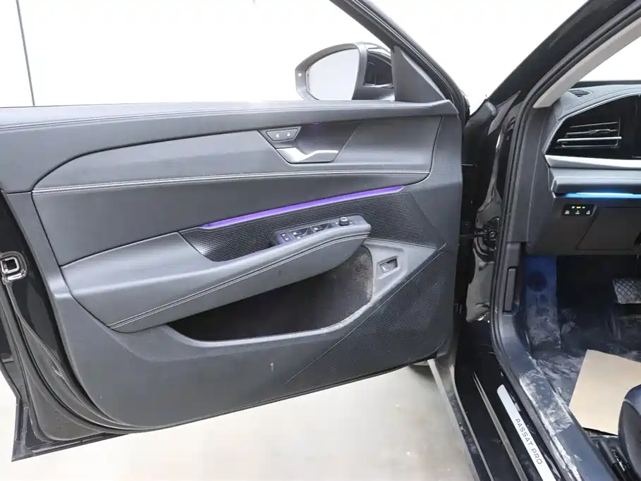 Volkswagen Passat 2025 Pro 380TSI Dragon Glory Edition фото 11