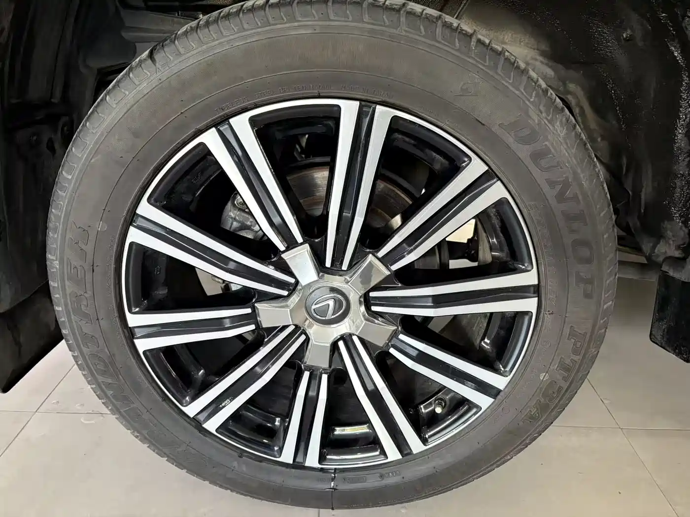 Lexus LX 2019 570 Peak Special Edition фото 25