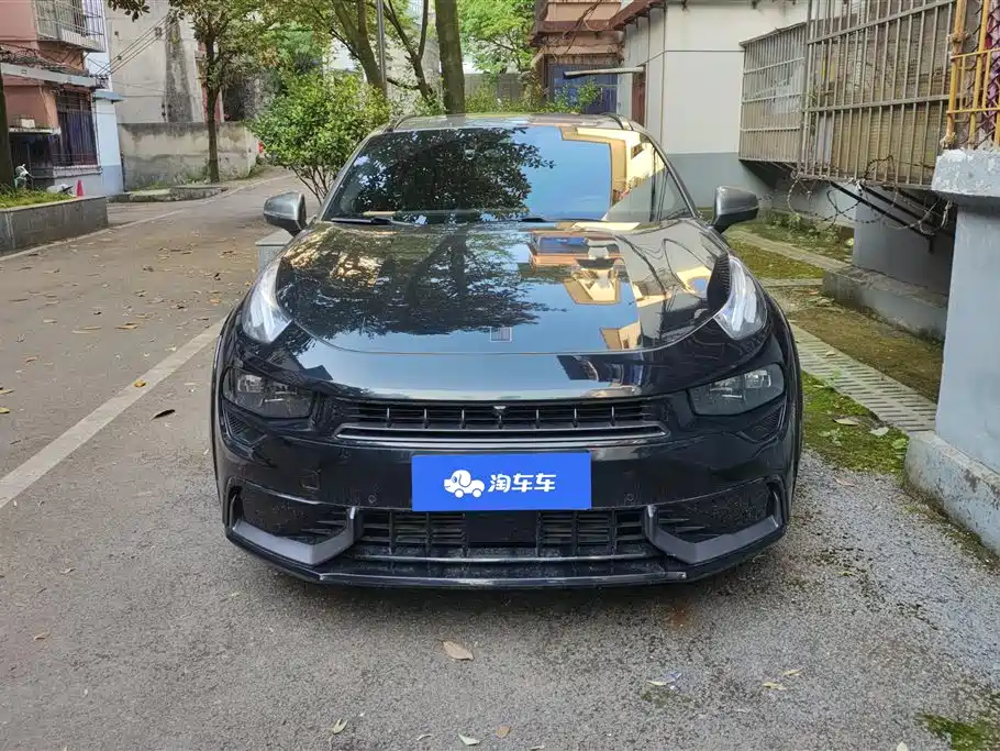 Lynk & Co 02 Hatchback 2022 2.0TD Pro фото 2