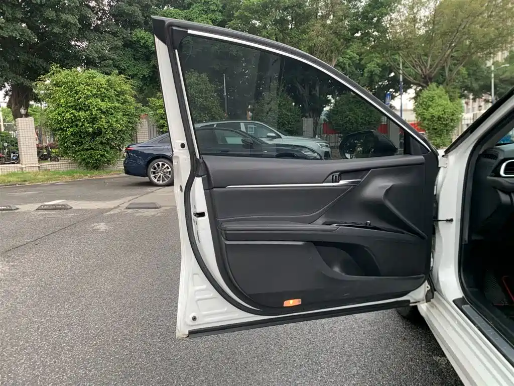 Toyota Camry 2021 2.0S Sporty Edition фото 12