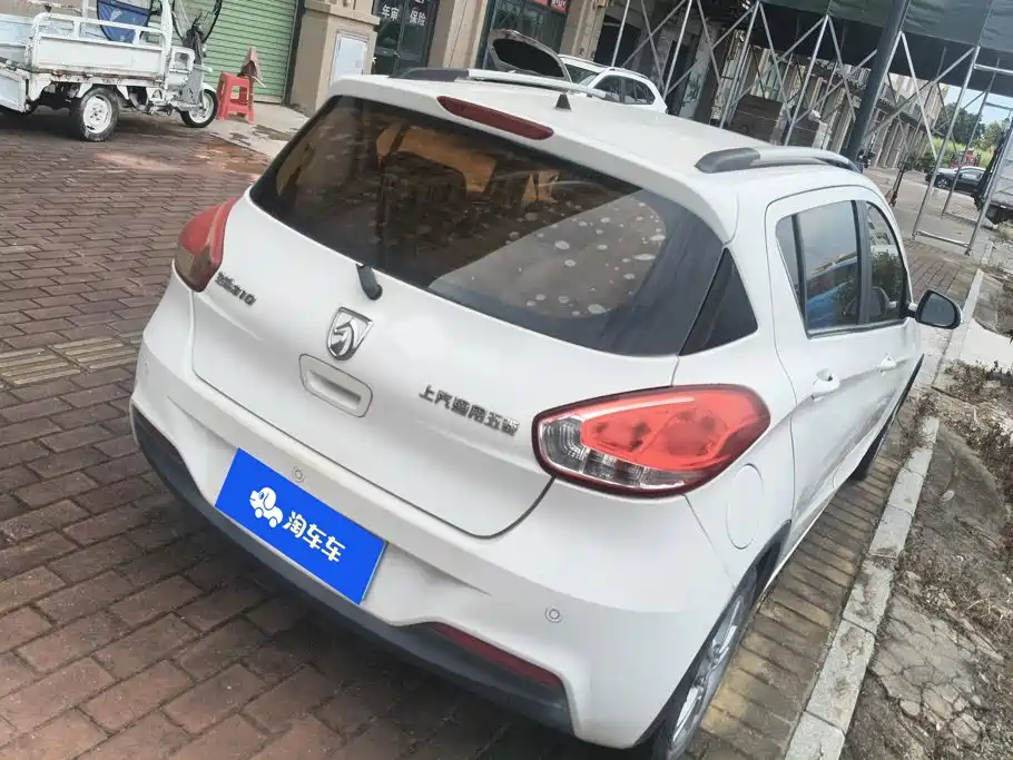Photo 3 - Baojun 310
