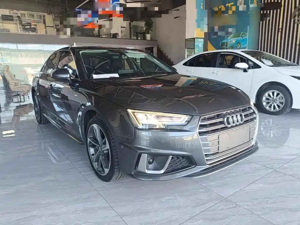 Photo 4 - Audi A4L