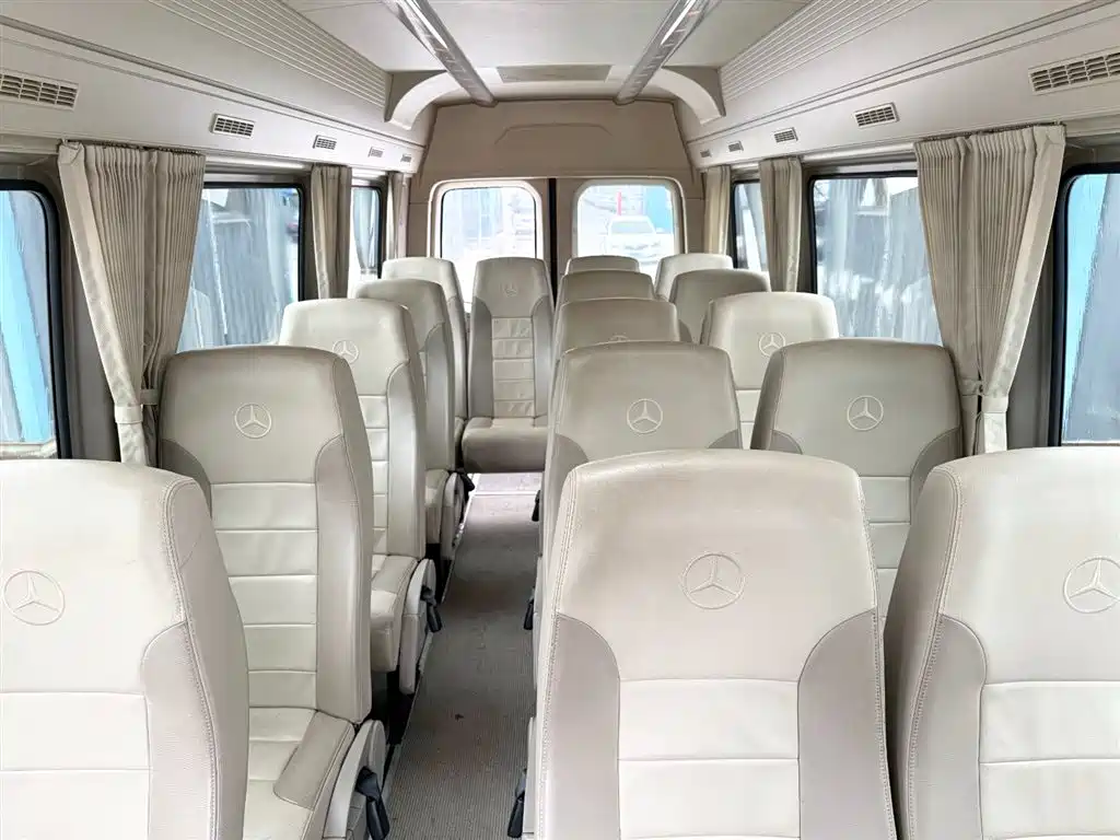 Mercedes-Benz Sprinter 2012 Model 2.1T Premium Tour Long Wheelbase фото 6