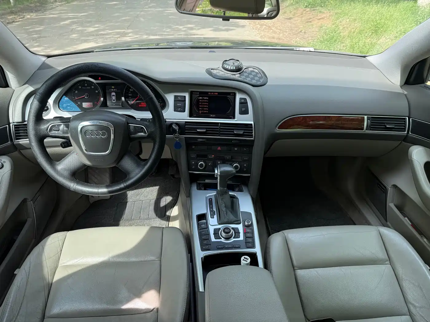 Audi A6L 2011 2.0 TFSI Automatic Comfort фото 7