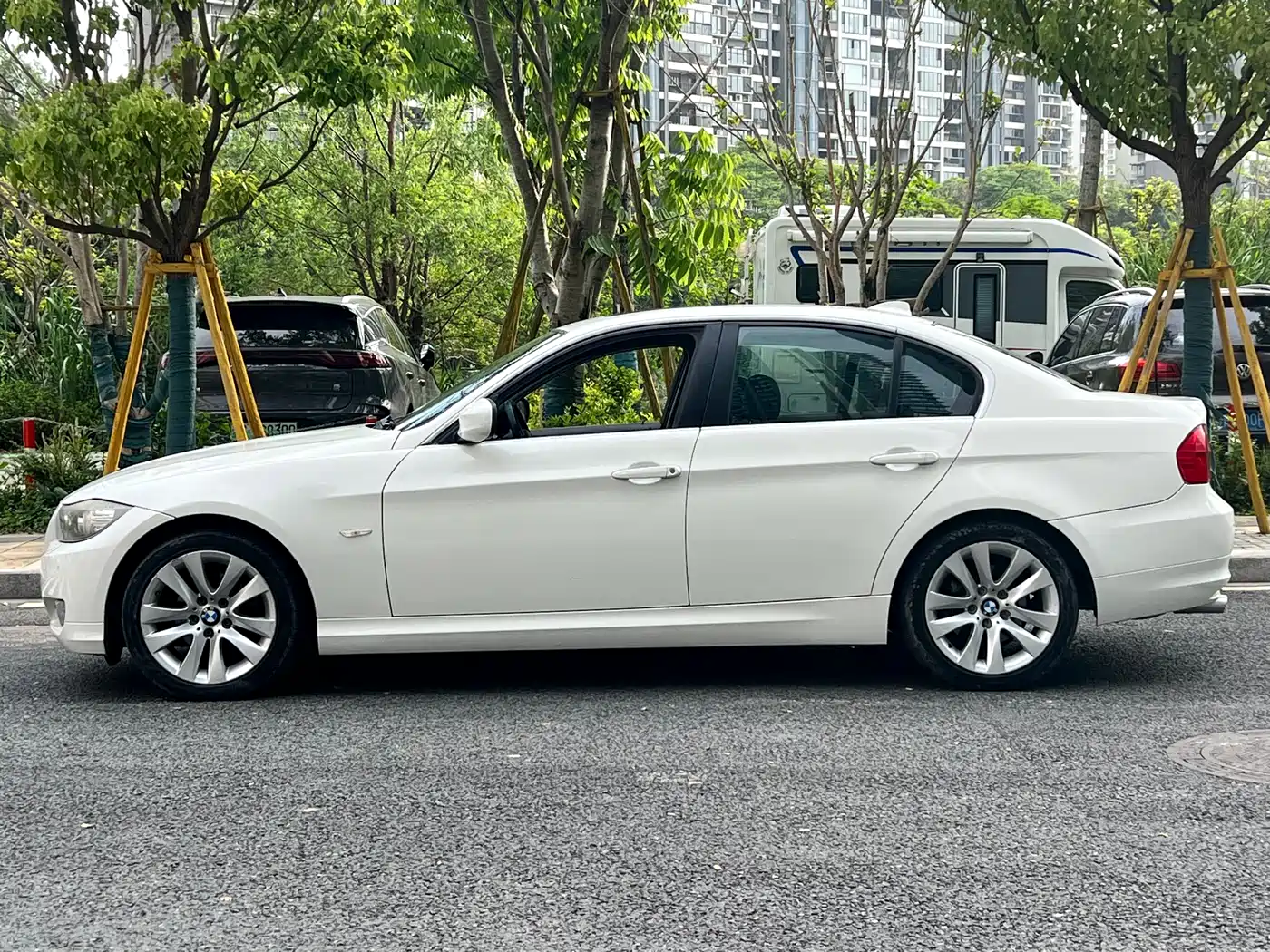 BMW 3 Series 2012 320i Luxury фото 8