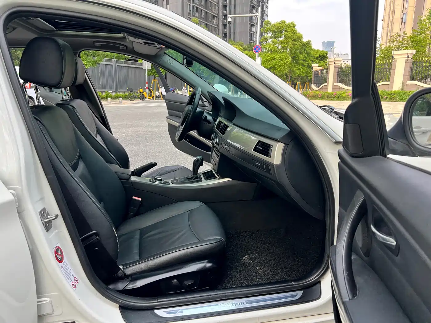 BMW 3 Series 2012 320i Luxury фото 13
