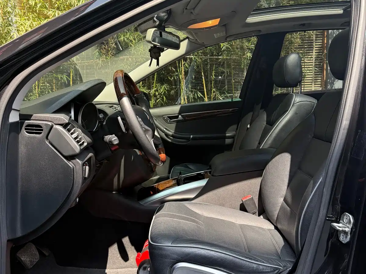 Mercedes-Benz R-Class 2011 R 350 L 4MATIC фото 4