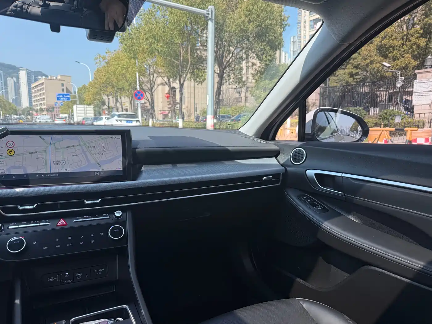 Hyundai Sonata 2024 1.5T Pro фото 32