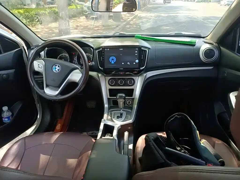 Venucia T70 2015 2015 2.0L CVT Ruixing Edition