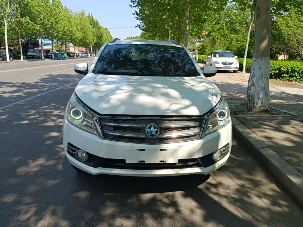 Venucia T70 2015 2015 2.0L CVT Ruixing Edition