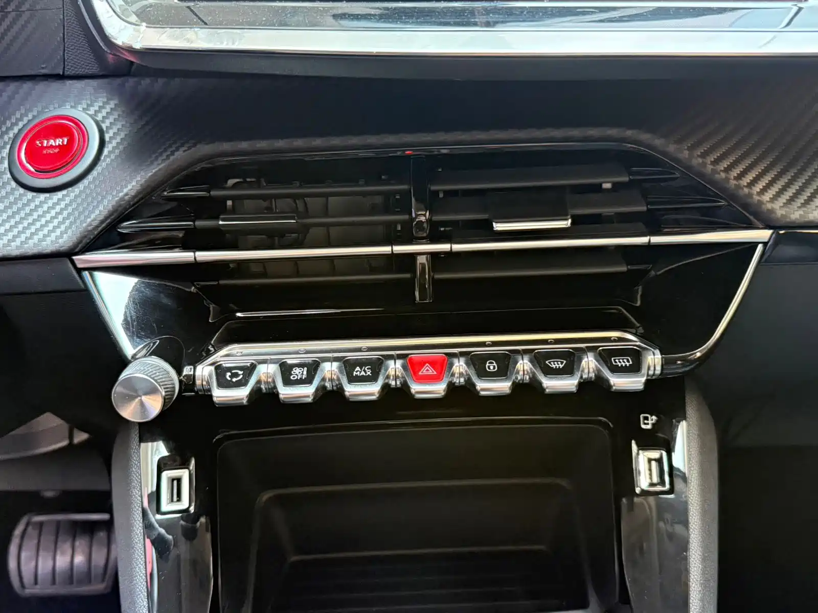Фото 14 - Peugeot 2008