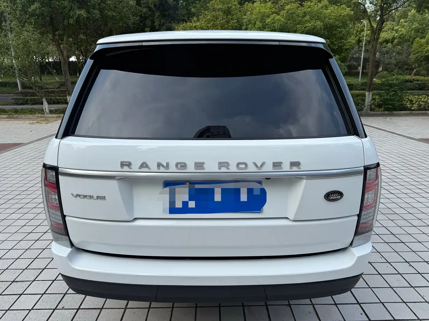 Photo 2 - Land Rover Range Rover