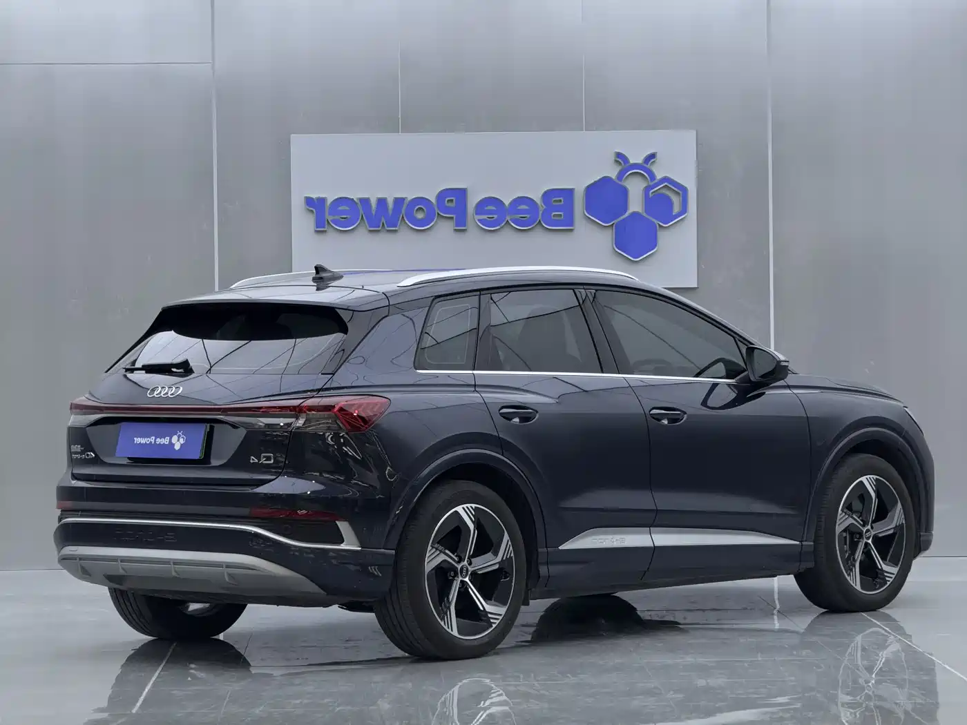 AUDI Q4 E TRON
