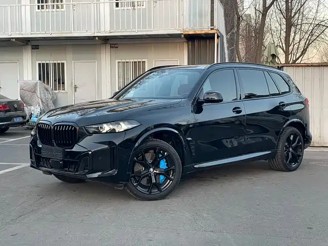 BMW X5 2025 Model xDrive 30Li Exclusive M Sport Blackout Package