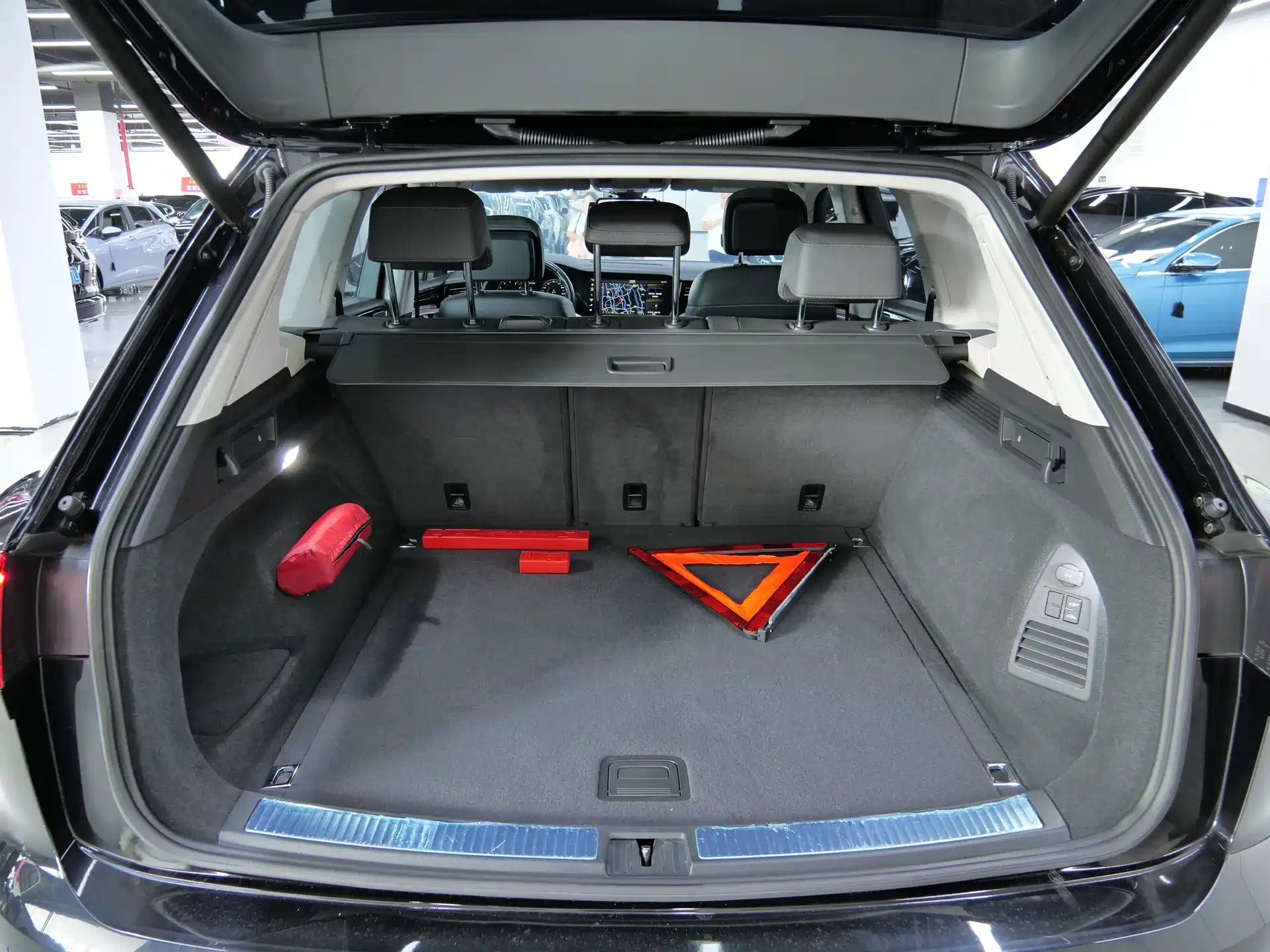 Фото 16 - Volkswagen Touareg