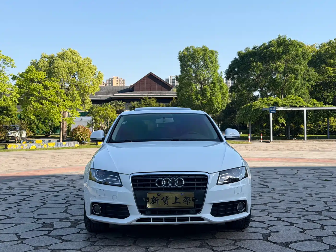 Audi A4L 2012 2.0 TFSI Automatic Technology фото 3