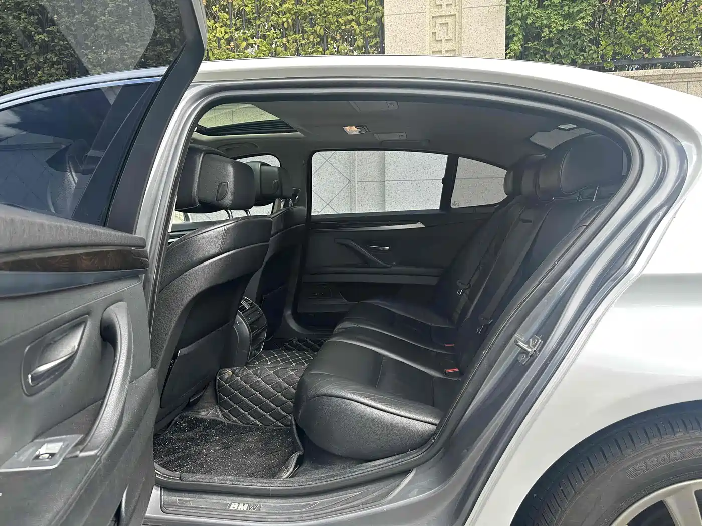 BMW 5 Series 2011 523Li Luxury фото 7