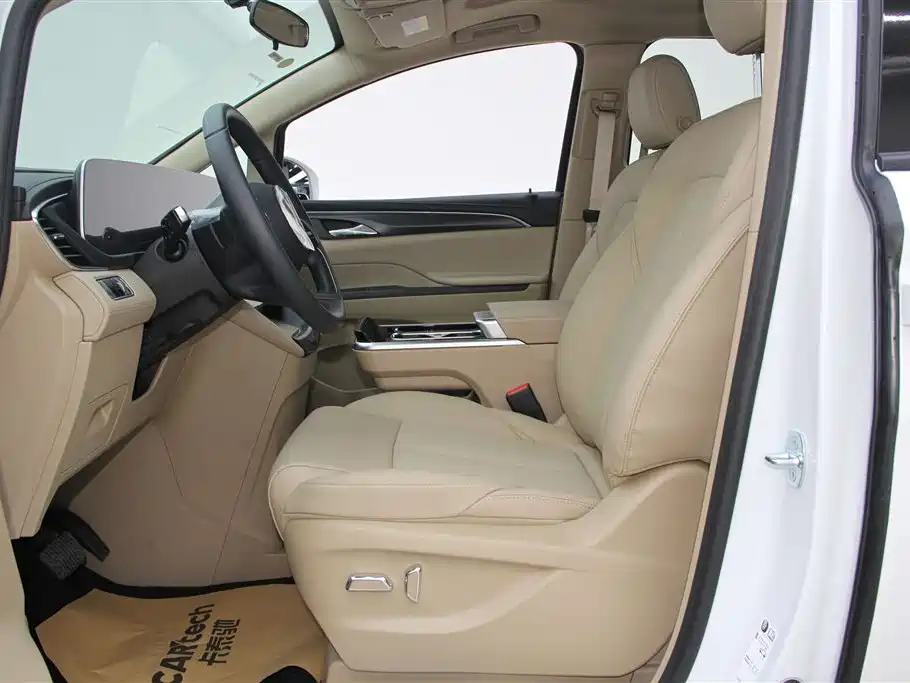 Buick GL8 2025 Land Business Class Comfort DG Edition фото 17