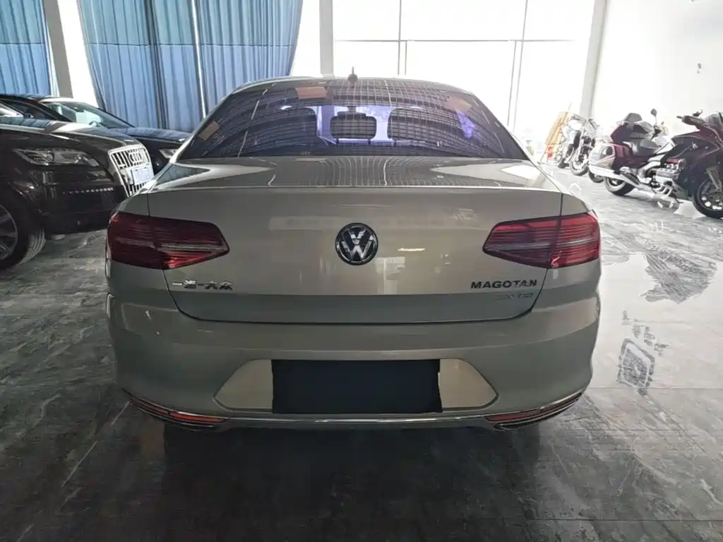 Photo 6 - Volkswagen Magotan