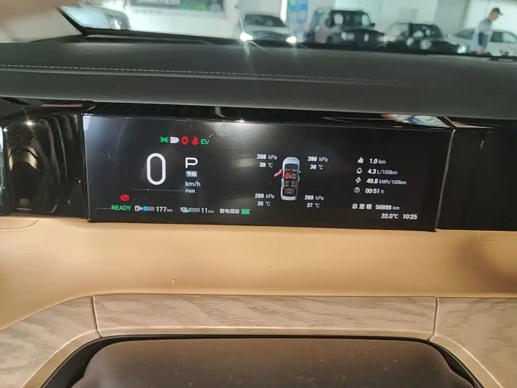صورة 12 - GAC Trumpchi Trumpchi E8 NEV